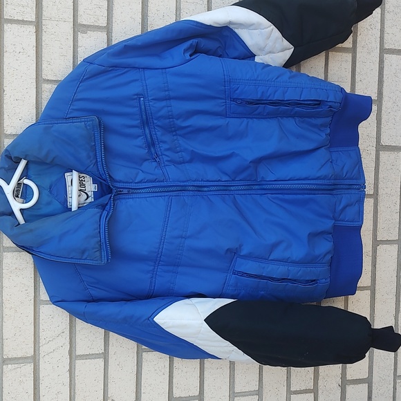 Blue Coat (Mens) - Picture 3 of 9